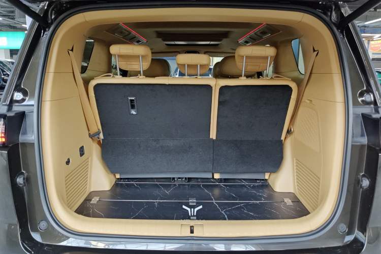 Used VOYAH Dream 2025 PHEV Four-Wheel-Drive Flagship Kunpeng Edition
