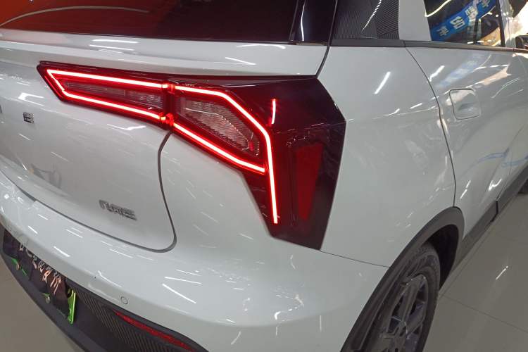 Used Geometry E Firefly 2023 320KM Cute & Handsome Tiger 5 Seats