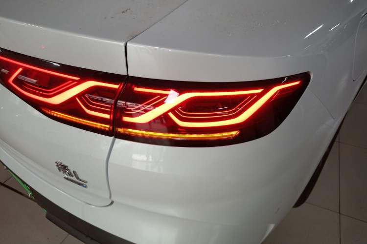 Used BYD Qin L 2025 DM-i Smart Drive 80KM Leading Model