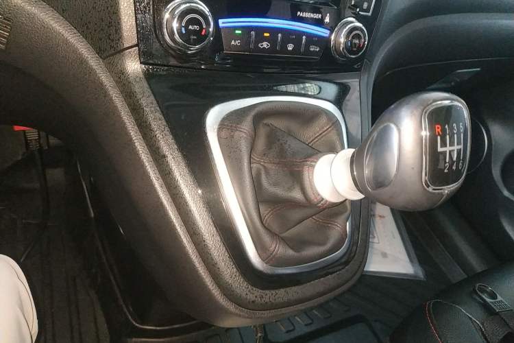 Used Haval H6 2016 Upgraded Model 1.5T Manual Two-Wheel Drive Elite Version
