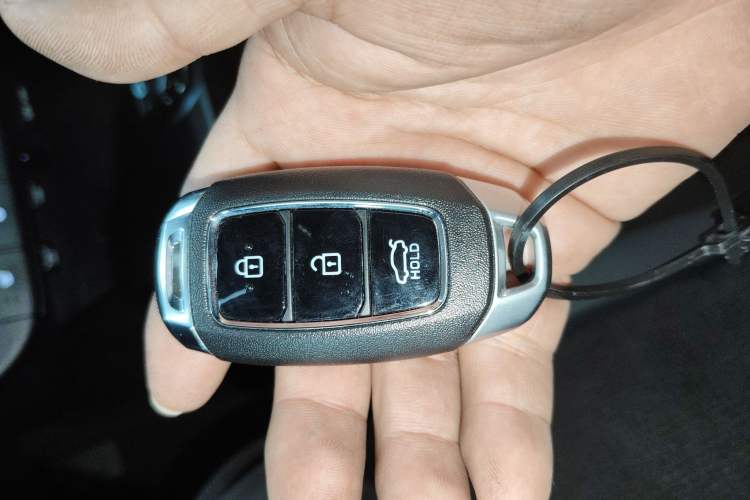 Used Hyundai Elantra 2023 1.5L CVT LUX Prestige Edition
