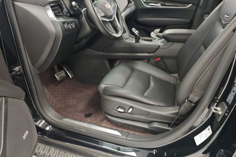 Used Cadillac XT5 2018 25T Luxury Model
