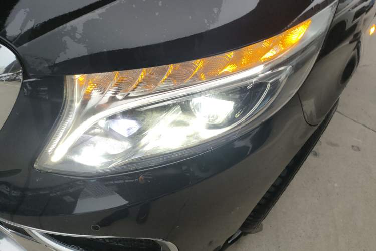 Used Mercedes-Benz Vito 2021 2.0T Elite Version 7 Seats
