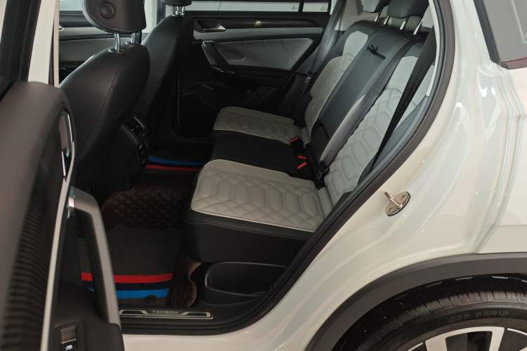 Used Volkswagen Tayron 2023 330TSI Two-Wheel-Drive Luxury Plus Advanced Version
