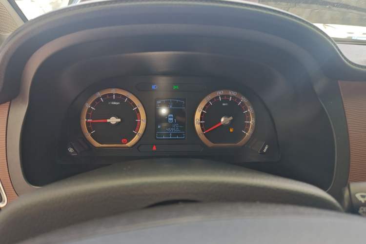 Used FORTHING Lingzhi 2018 M5L 1.6L 7-Seater Luxury Model