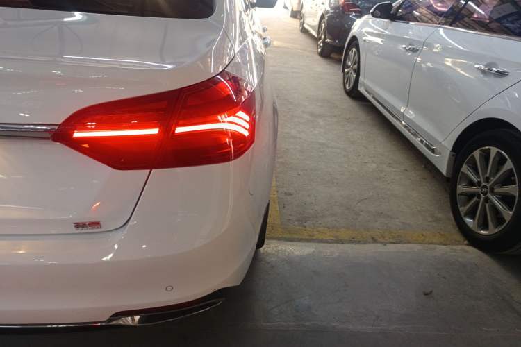 Used Geely Auto Emgrand 2019 Leading Edition 1.5L CVT Luxury Model China VI Standard
