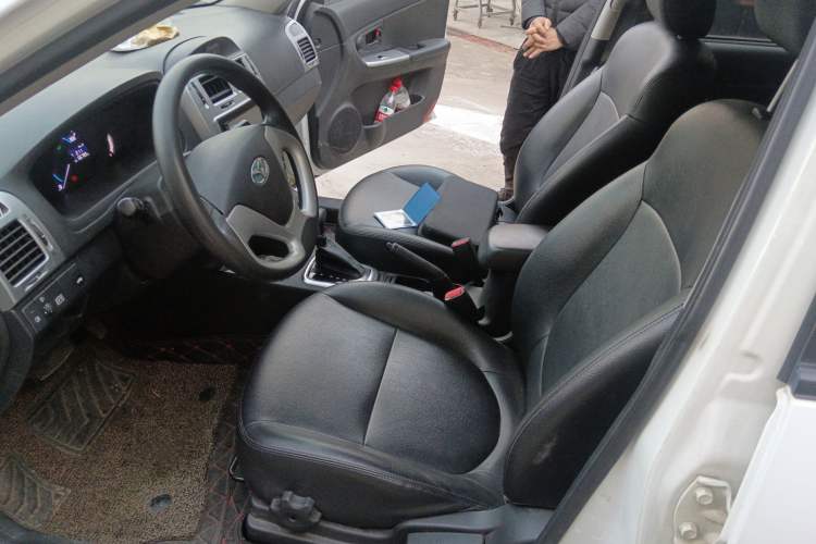 Used  300E 2017 Standard Model