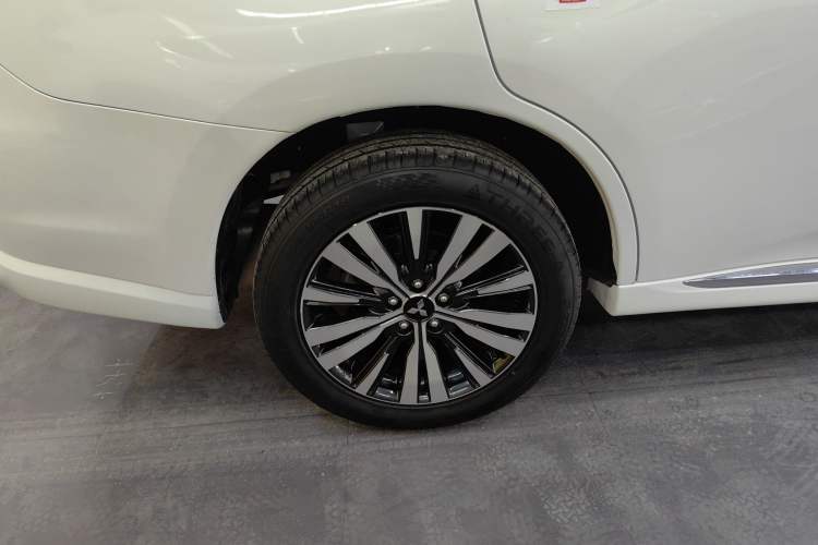 Used Mitsubishi Outlander 2021 Revised Version 2.0L Two-Wheel Drive Comfort Edition 5 Seats
