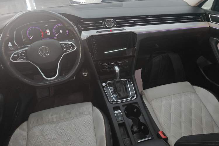 Used Volkswagen Magotan 2023 2 Million Units Commemorative Edition 330TSI DSG Luxury Version
