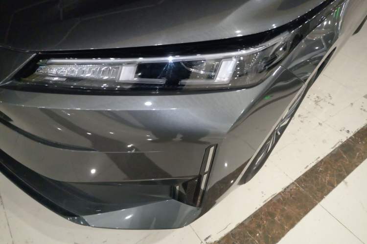 Used  A05 2024 Truly Delicious Version 70" Beyond-Grade Edition
