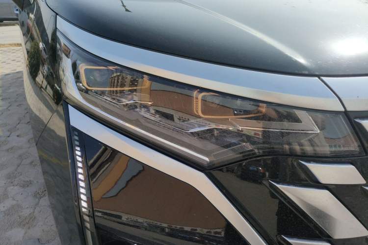 Used Denza D9 2022 DM-i 970 Four-Wheel Drive Flagship Model
