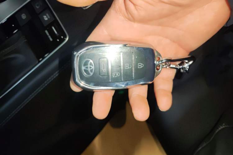 Used Toyota Sienna 2024 2.5L Hybrid Four-Wheel Drive Prestige Edition