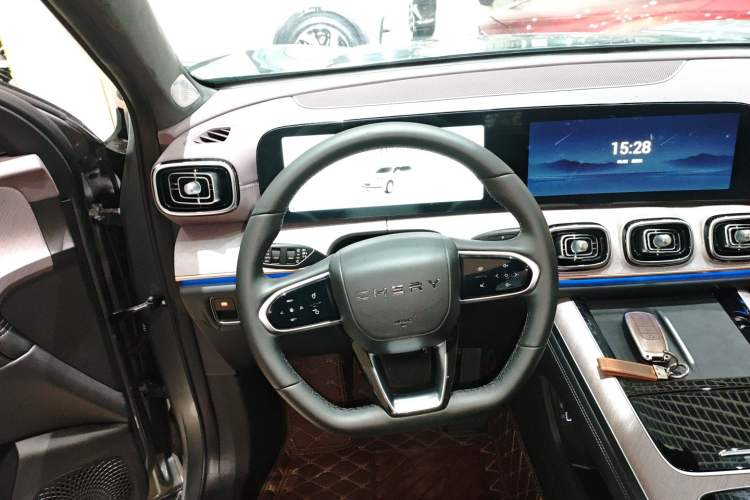 Used Chery Tiggo 9 2025 2.0T Automatic Two-Wheel Drive Luxury Edition 5 Seats