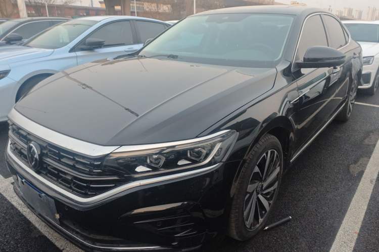 Used Volkswagen Passat 2023 Facelift 330TSI Luxury Edition