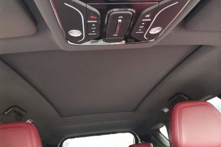 Used JETOUR X70 PLUS 2023 1.6T DCT Stronger 7-Seater
