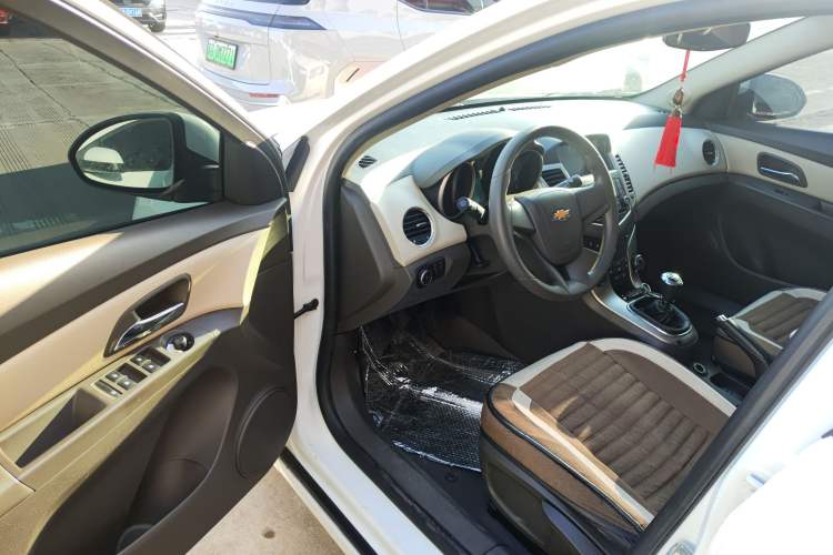 Used Chevrolet Cruze 2015 1.5L Classic SL MT
