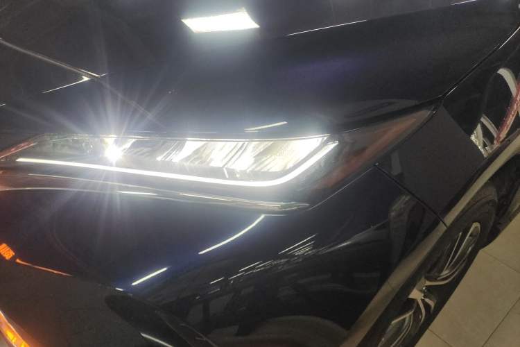 Used Toyota Harrier 2022 2.0L CVT Two-Wheel Drive Deluxe Edition
