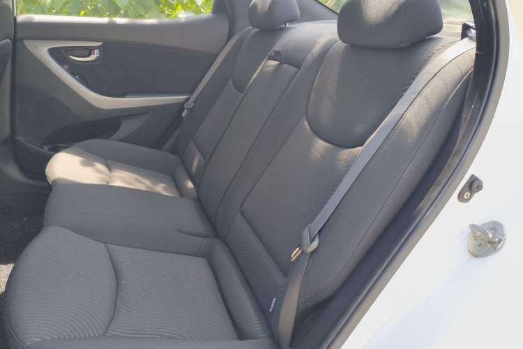 Used Hyundai Elantra 2015 1.6L Automatic Leading Model
