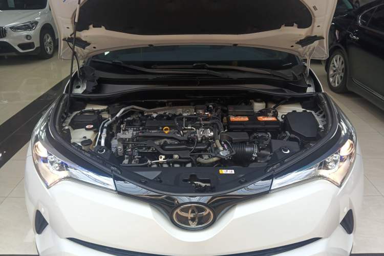 Used Toyota C-HR 2018 2.0L Leading with Sunroof China VI Standard
