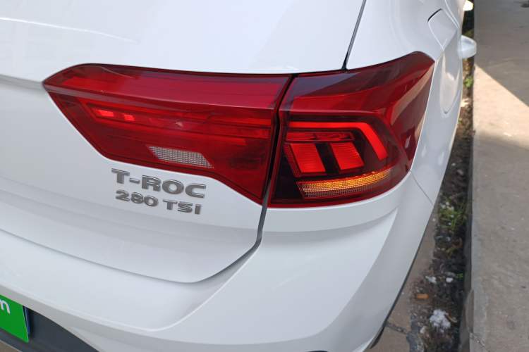 Used Volkswagen T-ROC 2018 280TSI DSG Two-Wheel Drive Advanced Version China V Emission Standard
