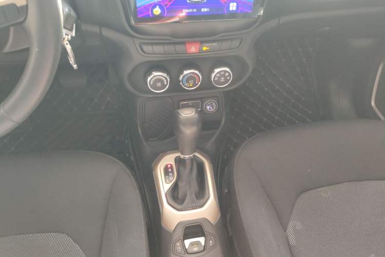 Used  Renegade 2017 180T Automatic Kinetic Edition+