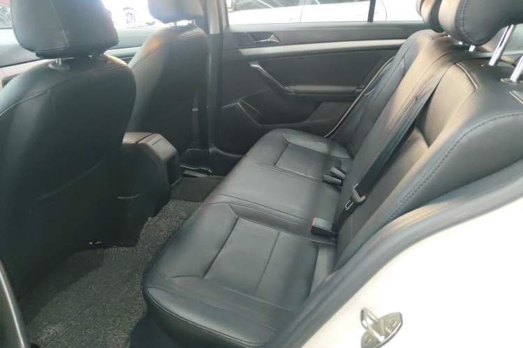 Used Volkswagen Lavida 2015 1.6L Automatic Fashion Edition