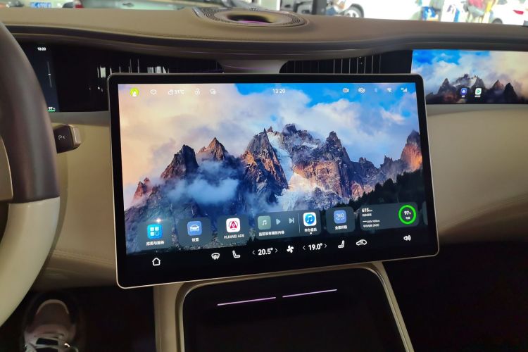 Used  11 2024 630 Rear-Wheel Drive Edition with Three Lasers
