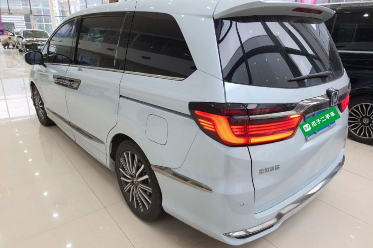 Used Honda Elysion 2024 2.0L eHEV Classic Edition
