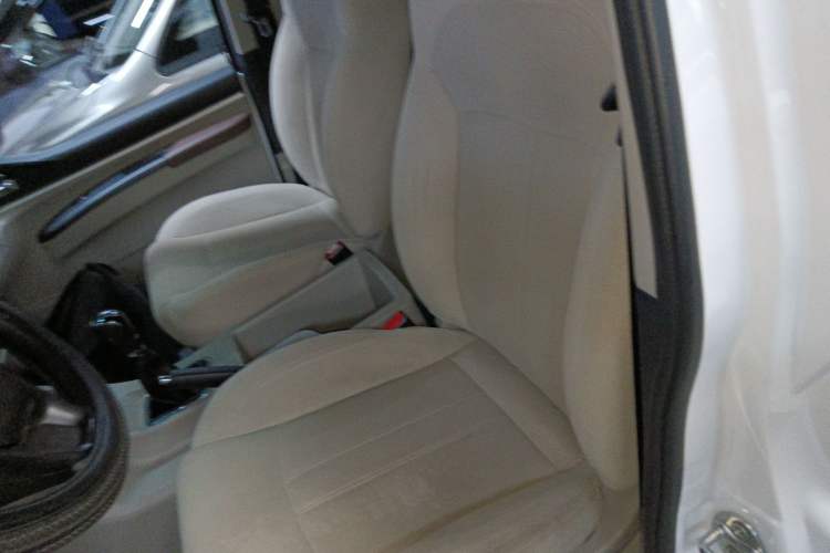 Used FORTHING Lingzhi 2019 M5L 1.6L 7-Seater Base Model China VI Standard
