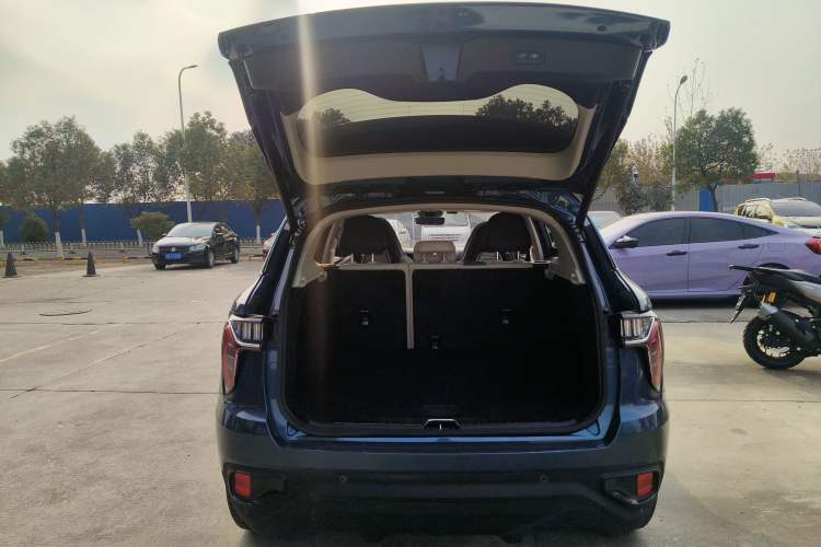 Used Lynk & Co 01 2019 2.0T Two-Wheel Drive Zhaopu Version China VI Standard
