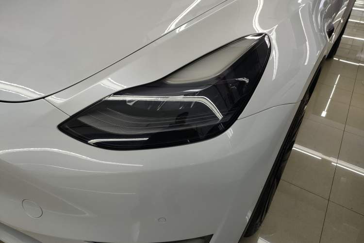 Used Tesla Model Y 2022 Long-Range All-Wheel-Drive Version