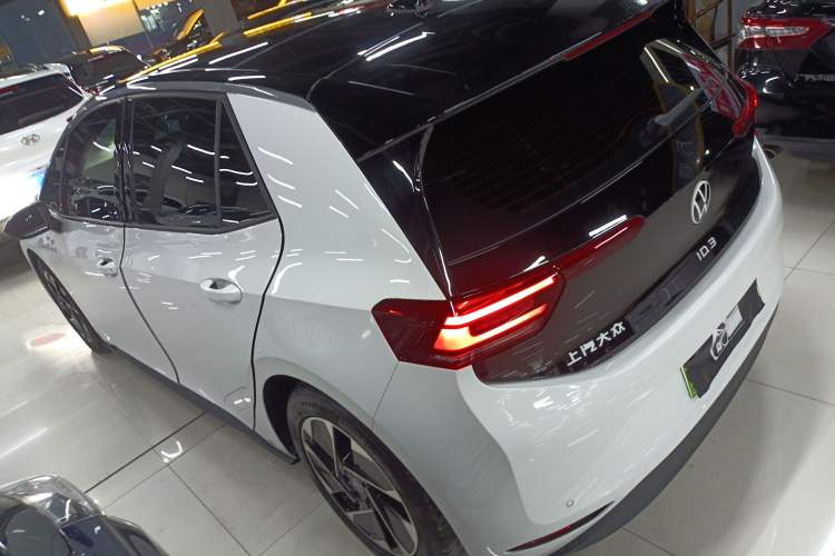 Used Volkswagen ID.3 2025 Smart Model Outstanding Oxygen Edition
