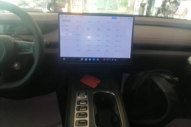 Used  SU7 2024 Rear-Drive Ultra-Long Range Advanced Pro-Level Intelligent Driving Version
