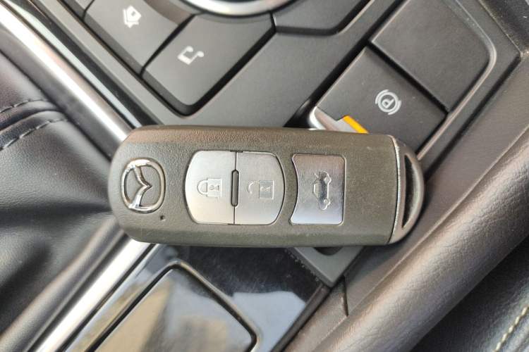 Used Mazda Mazda 3 Axela 2017 Sedan 1.5L Automatic Luxury Model Emission Standard China V
