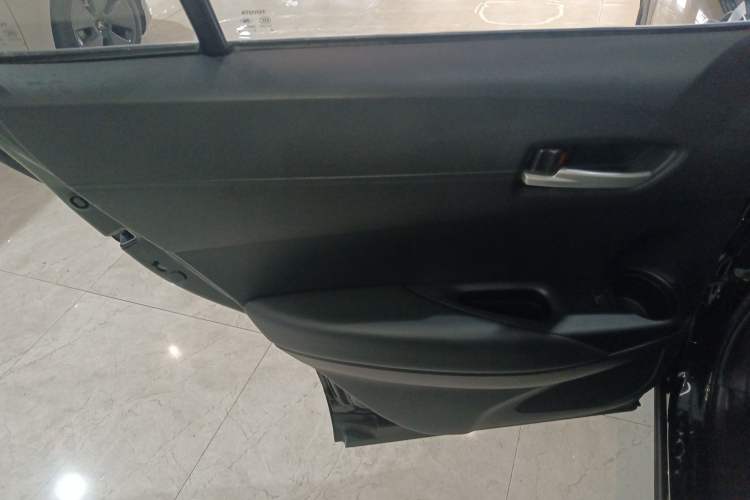 Used Toyota FRONTLANDER 2023 2.0L Smart Electric Hybrid Dual-Engine Deluxe Version
