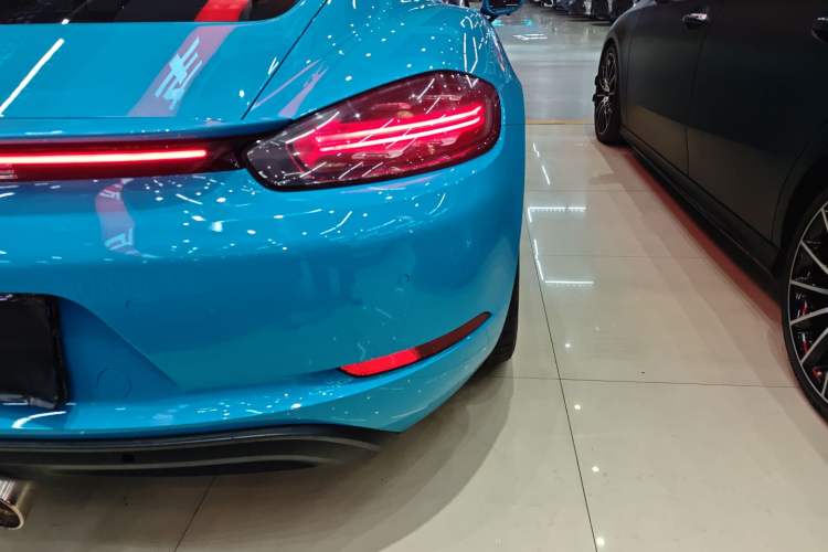 Used Porsche 718 2016 Cayman 2.0T
