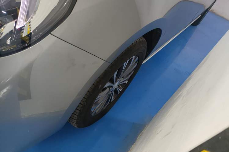 Used Buick GL8 2023 Land Executive Class Comfort Model
