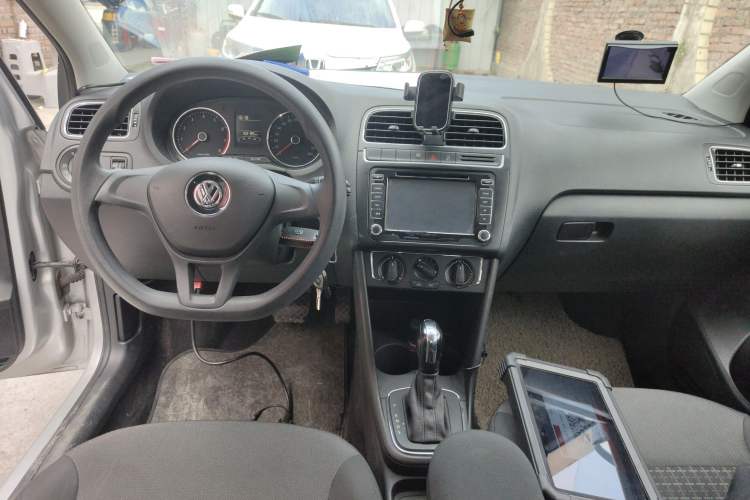 Used Volkswagen Polo 2014 1.4L Automatic Comfort Edition
