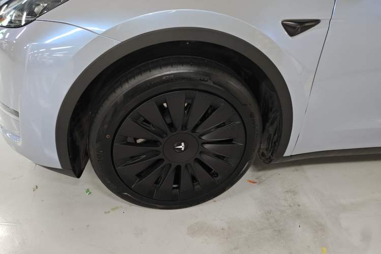 Used Tesla Model Y 2024 Long-Range All-Wheel-Drive Version