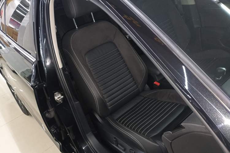 Used Volkswagen Magotan 2020 330TSI DSG Leading Model
