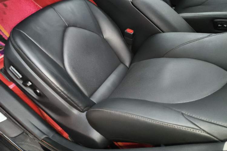 Used Toyota Camry 2023 2.0G Luxury Edition
