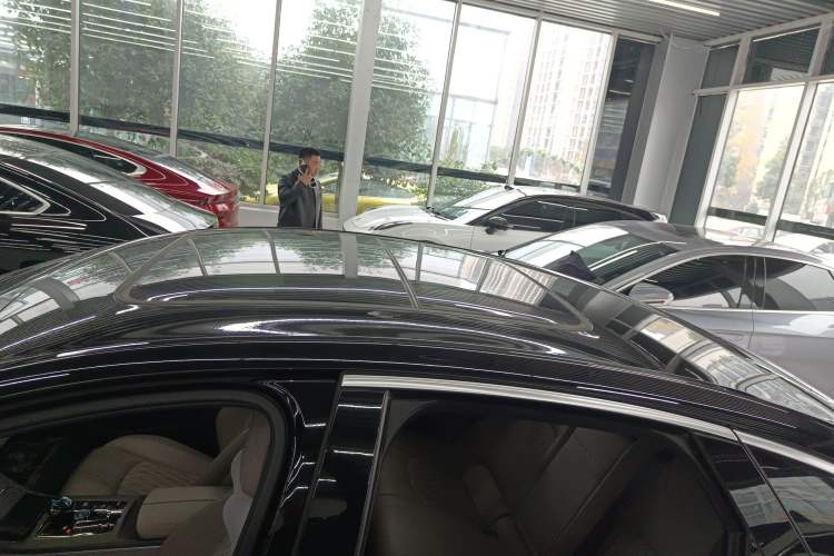 Used BYD Han 2024 EV Glory Edition 715KM Front-Wheel-Drive Flagship Model
