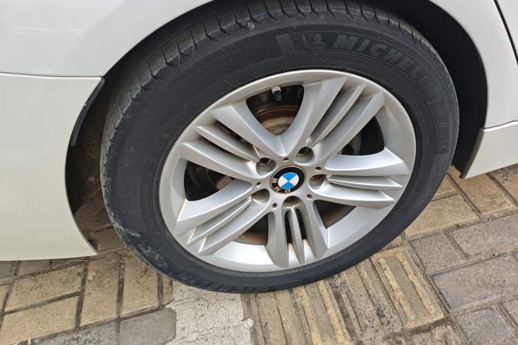 Used BMW 3 Series 2016 320Li Ambition Model
