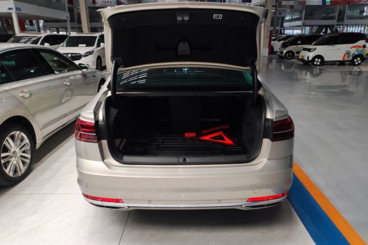 Used Volkswagen Phideon 2018 380TSI Two-Wheel-Drive Flagship Edition
