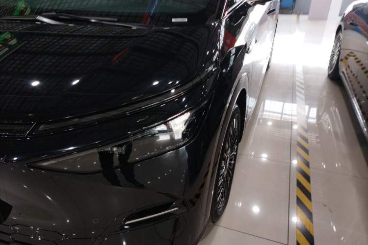 Used XPeng X9 2025 740 Ultra-Long Range Max