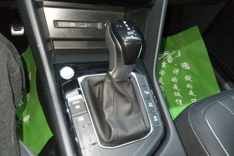 Used Volkswagen Tiguan L 2024 Outstanding Model 330TSI Automatic Two-Wheel Drive R-Line Dragon Glory Edition