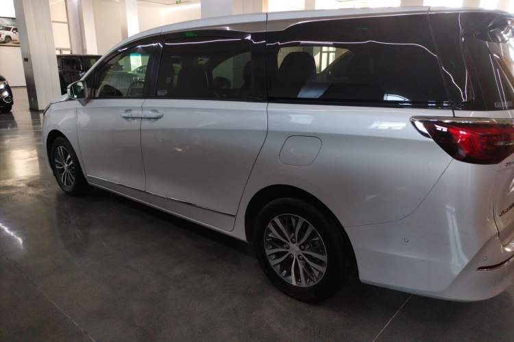 Used Buick GL8 2021 ES Land Cruiser 653T Luxury Edition