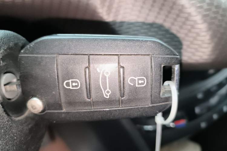 Used Peugeot 2008 2014 1.6L Automatic Fashion Edition