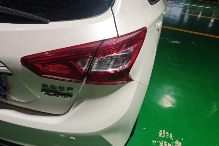 Used Nissan Tiida 2021 1.6L CVT Cool Edition
