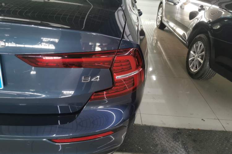 Used Volvo S60 2024 B4 Zhiyi Luxury Edition